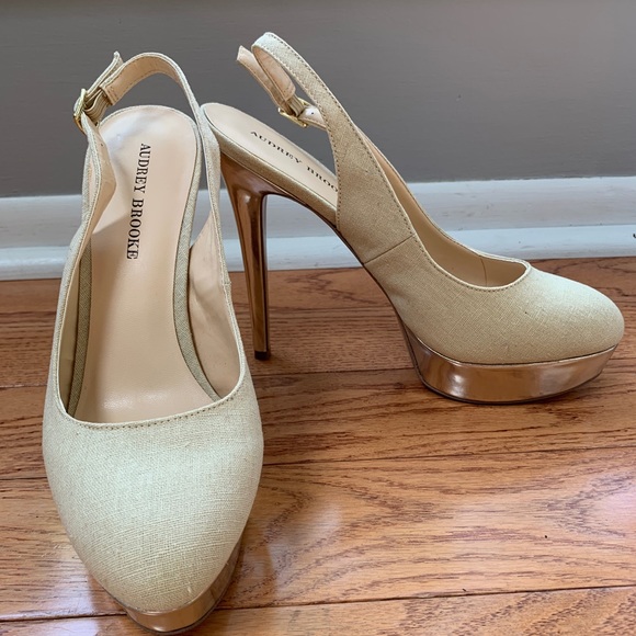 NWOT Audrey Brook Linen and Gold 6” Stiletto - Picture 10 of 11